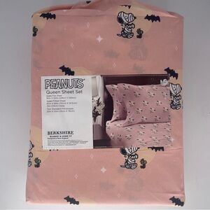 Snoopy Peanuts Woodstock Halloween Mummy Bats Moon Stars PINK Queen Sheet Set